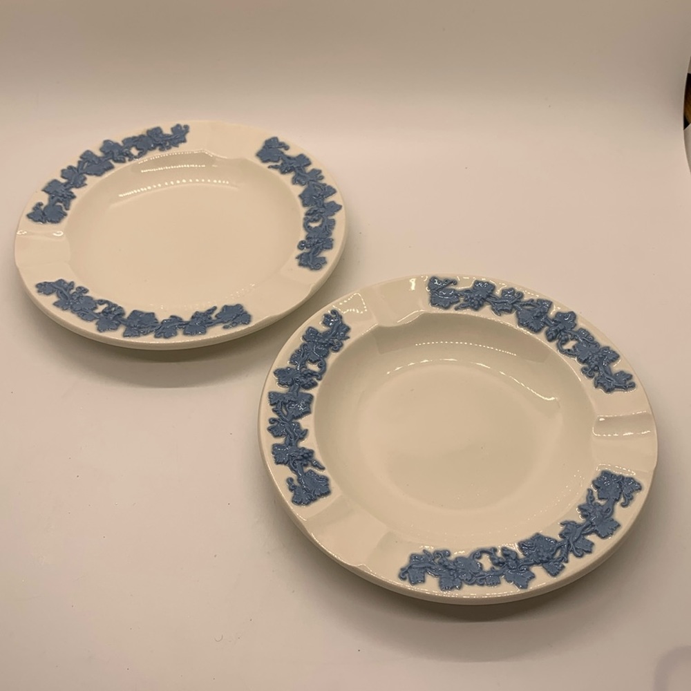 Set of 2 Vintage Wedgewood Etruria Barlaston Queensware embossed ashtrays